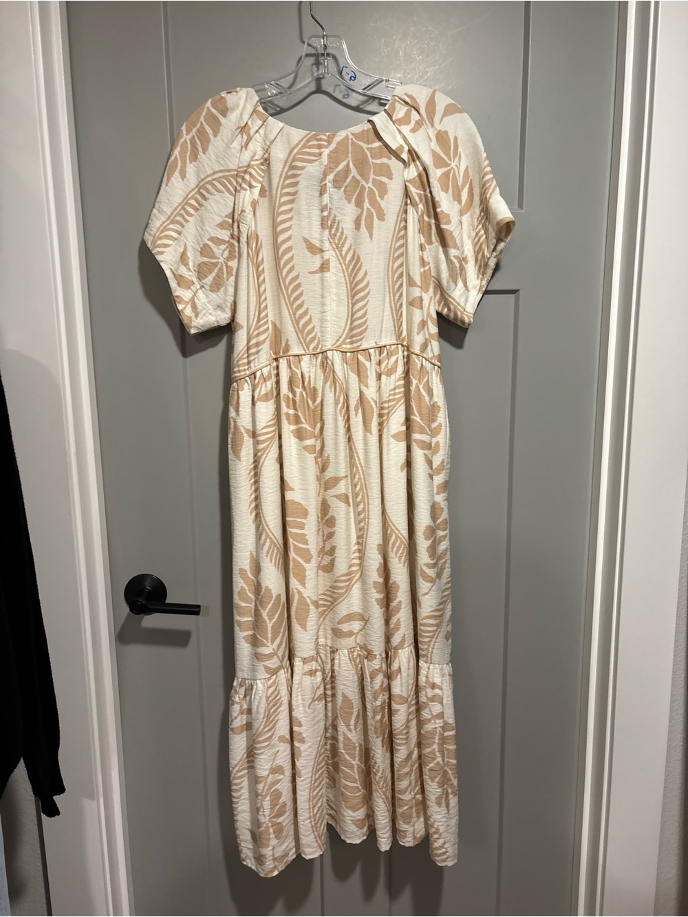 Gigio Cream and Beige Leaf-Print Maxi Dress - Picture 4 of 4